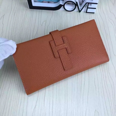 Hermès 愛馬仕錢包 Bearn WalletBox 求敗款 實拍；手感圖片方可看到 紋理清晰可見 採用頭層牛皮配內裡頂級羊京皮 活動拉扣