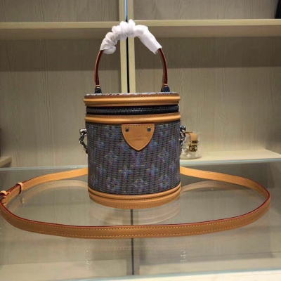 LV路易威登 原單 專櫃新款 LOUIS VUITTON CANNES M55457，超級能裝 眾多網紅同款！15*17cm