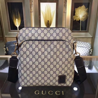 【GUCCI-古奇】   十年打造專業GUCCI     市場頂級獨家控貨，專/櫃品質   採用進口牛皮，原廠五金！精緻做工。 獨家實物拍照  品質如圖可見     。款號：854364。尺寸：25*30*4。