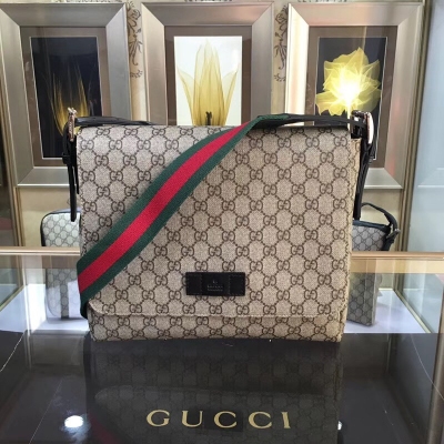 【Gucci 古馳】Gucci新款。市場頂級獨家控貨，專櫃品質 採用進口牛皮，原廠五金！精緻做工。 獨家實物拍照 品質如圖可見。型號: 337074尺寸：寬29*高25*側寬7