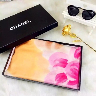 品牌:【CHANEL】（香奈兒） 名稱:蓮花盛開（人工手繪） 材質:100%羊毛 規格:70X190！