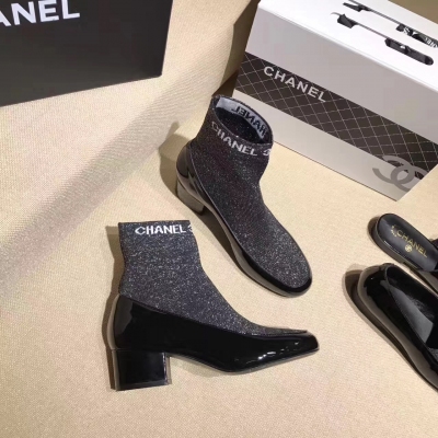 【CHANEL】秋冬最新款一系例【最高版本】專櫃同步17/FW各路網紅人手必備款，“一雙時髦的鞋子，讓腿型更加優美修長。都早已秀起/刷爆時尚圈！原版編織和電繡Logo 完美的1 1複刻 請認准高端品質…鞋面材料：牛漆皮