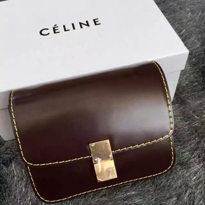 celine升級版復古粗線鏡面金扣box到貨，採用頂級牛皮制做，粗線純手工一針一線縫製，手工精細 配可拆卸肩帶 還可當手包喔，上身效果超贊