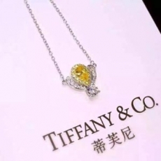 Tiffany&Co.黃鑽《獨家最高版本定制》小蜜蜂 項鍊 戒指出爐 採用925純銀材質 電鍍18K真金 含金量0.28克 全部採用高碳鑽手鑲工藝 鑽石中間採用電鍍分色工藝 T&Co. pt950打標 華麗 高大上 漂亮