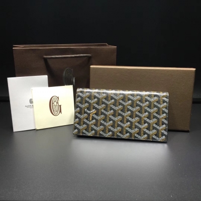 Goyard（戈雅）成立於1853年，已超過150年的歷史，面料以麻，棉及大麻纖維混合織成後再塗上光面的樹膠醛醣，防水，結實，耐用，備受明星，王室，貴族的熱捧西裝夾11個顏色