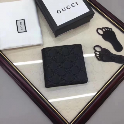 GUCCI-古奇】十年打造專業GUCCI 市場頂級獨家控貨，專櫃品質 採用進口牛皮，原廠五金！精緻做工。獨家實物拍照品質如圖可見 。款號：145754尺寸：11*9*1