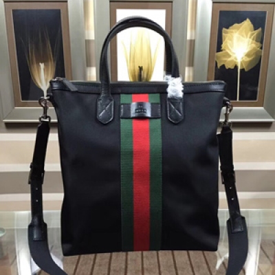 【Gucci 古馳】Gucci新款。市場頂級獨家控貨，專櫃品質 採用進口牛皮，原廠五金！精緻做工。 獨家實物拍照 品質如圖可見。型號: 368559尺寸：寬32*高44*側寬16