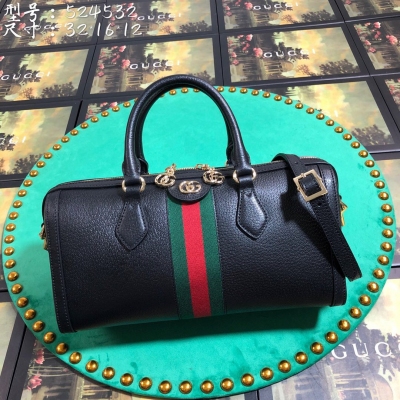 Gucci古馳 十年打造專業GUCCI 市場頂級獨家控貨，專櫃品質 採用進口牛皮，原廠五金！精緻做工。 獨家實物拍照 品質如圖可見。款號：524532。尺寸：寬32*高16*側寬12cm。顏色：酒紅皮。