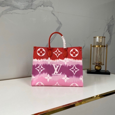 LOUIS VUITTON LV路易威登 M45121紅色 ONTHEGO 大號手袋Onthego 大號 Tote 包追隨日本傳統絞染工藝，將面料打結、折疊後染色，展現 LV Escale 系列於 2020 夏季抒寫的清新