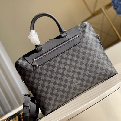 LOUIS VUITTON LV路易威登 M54019 PORTE-DOCUMENTS JOUR NM 公事包Porte-Documents Jour 公事包採用了辨識度極高的 Damier Cobalt 帆布，對比 Po