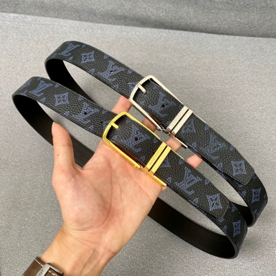 LOUIS VUITTON LV路易威登皮帶 寬35mm 同步新款！LV Shape雙面腰帶以全新togo荔枝紋小牛皮 壓花絲印而成的藍色大logo圖案 搭配LV Shape logo針搭扣。 外形時尚.正裝和便裝皆可搭