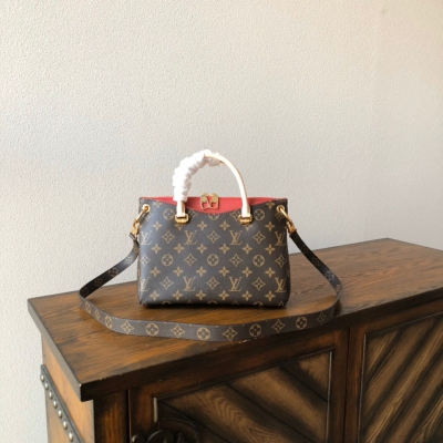 LOUIS VUITTON LV路易威登 複刻版 Pallas BB手袋到貨啦原單斷貨好久啦官方貨號:M41241小號 紅色 尺寸：27 x 18x 8cmPallas 手袋絕不只是一款漂亮時尚的手袋。 這款迷人的手袋融合