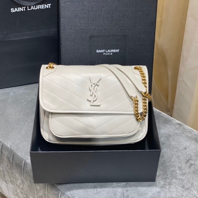 YSL Yves Saint laurent SLP聖羅蘭 NIKI baby羊皮 22cm 正品原廠皮 2020春夏小羊皮款Niki金屬鏈也換成了有些厚重感的金色，讓包身整體又多了幾分優雅和貴氣，不會過於時髦卻又可以很彰