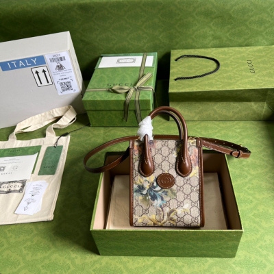 GUCCI古馳 GG Retro mini tote吹爆這只迷你小托特，很慶倖能夠全網第一個拿到這個包，完全就是我的菜，最近的心動款之前做過劇透了，因為實在太喜歡了本來就喜歡，看到宋妍霏背之後更加種草這個包型基本每個品牌近幾