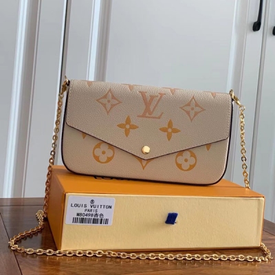 LOUIS VUITTON LV路易威登 Félicie Pochette 鏈條包 M80498杏色 以微妙漸變色彩渲染 Monogram Empreinte 軟粒面皮革，其上浮現 Monogram 