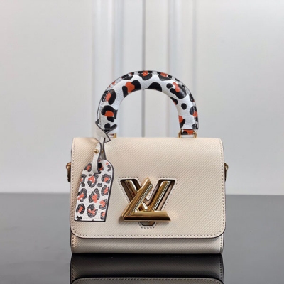 LOUIS VUITTON LV路易威登 M58546奶白 頂級原單 本款 Twist 小號手袋來自 2021 秋季 Wild at Heart 膠囊系列，為 Epi 皮革包身搭配豹紋印花帆布製成的行