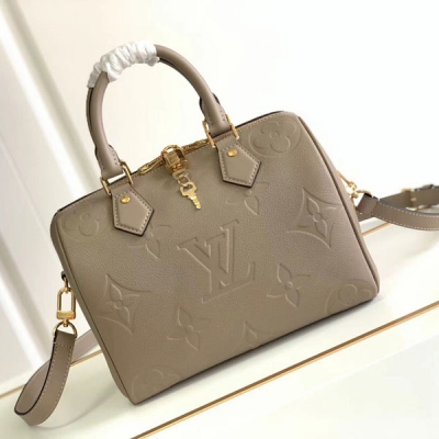 LOUIS VUITTON LV路易威登 M59273 M58947黑色Speedy Bandoulière 25 手袋於 2021 秋季 Wild at Heart 膠囊系列矚目再現，為 Monog