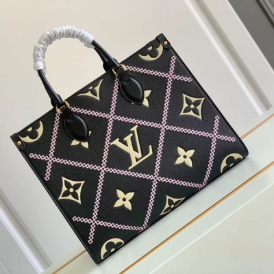 LOUIS VUITTON LV 路易威登 M46016 M45595 ONTHEGO 中號手袋 本款 Onthego 中號手袋取材 Monogram Empreinte 皮革 依次以印花 壓印和刺繡