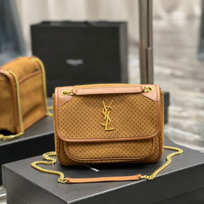 Yves Saint Laurent YSL 聖羅蘭 冬磨砂印花款 爆款Niki 推出新品磨砂印花工藝配牛皮系列 設計師仍然把包型表現得溫柔彈性，表達了更多溫暖和愉悅的情緒，有質感又那麼不經意 愛了愛了 好舒服每個顏色都很高級，上身時髦又有