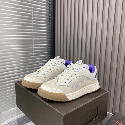 Dior迪奧 Dior × Travis Scott 聯名合作款B713全球限定休閒鞋，最搶鏡最難買到的系列！鞋面粒面牛皮革網眼織物磨砂牛皮革等多種材料拼接面，原版TPU雙色鞋底，鞋孔 鞋舌 鞋側 鞋跟 大底都有鑽石切角型CD Logo標誌