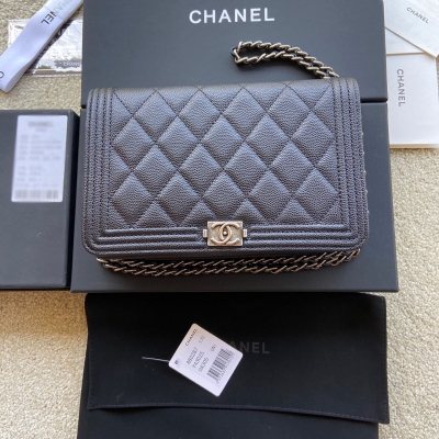 Chanel香奈兒 小香進口義大利皮 貨號:A80287 全蓋 尺寸:w19.5×h13×d3.5cm 顏色:黑色細球紋銀色五金