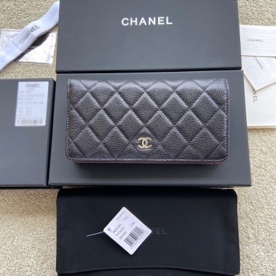 Chanel香奈兒 小香進口義大利顆粒牛皮 貨號:A80285 尺寸:w18.5×h10×2.5cm 顏色:黑色球紋銀色鋼嘜