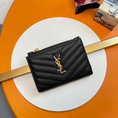 Yves Saint Laurent YSL 聖羅蘭 原單 MONOGRAM 兩片式拉鍊錢包 採用了顆粒紋理牛皮皮革、搭配中央金屬聯結YSL標誌 四合扣收口、8個卡位槽+2個平口袋+1個紙幣插槽+1個零錢拉鍊袋 型號：575974 尺寸：1