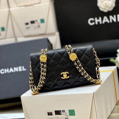 Chanel香奈兒 2022A 高級手工坊系列 金幣WOC鏈條包 小香幸運金幣包一直都是搶爆的款式，專櫃真的超級難買 一個包就有六枚幸運金幣，上身絕對酷爆，自重也不重哦！經典WOC版型無需介紹 還是最最貼心的荔枝牛皮！尺寸19*12*3.5