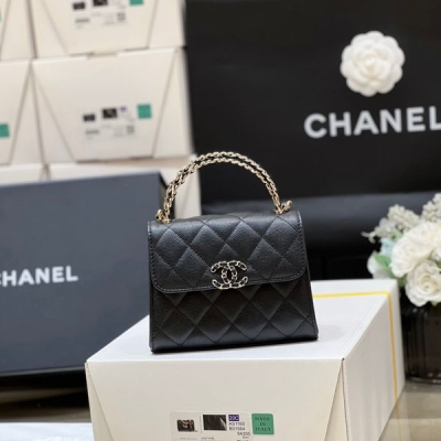 Chanel香奈兒 2023P 春夏預告系列 本季最火最火的Kelly牛皮手柄包 店裡的大爆款，非常經典 真的非常難買，代購都要溢價！實物真的超級超級好看，一定要買 還是貼心的荔枝牛皮 獨家原廠正品haas荔枝牛皮 小號3237（豎款）尺寸