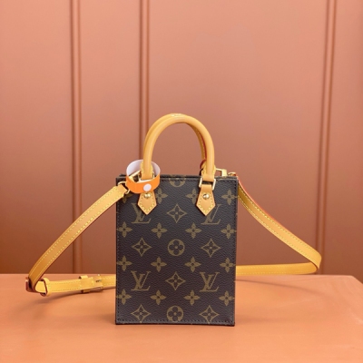 LV路易威登 特級MB晶片版原廠皮 PETIT SAC PLAT 手袋 型號：M81295 材料：A級全鋼五金，進口原廠面料 尺寸：14x17x5cm