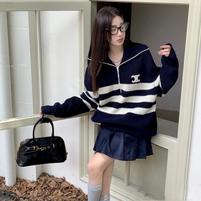 Celine 2024秋冬最新款針織高領撞色拼接拉鍊定制刺繡字母上衣出貨進口紗線材質 定制掛毛工藝 工藝複雜多樣 耗時較久 花樣細節 非常精美自帶中性減齡氣質光環 高級一眼相中 閉眼入太感覺了 高品質 S/M/L
