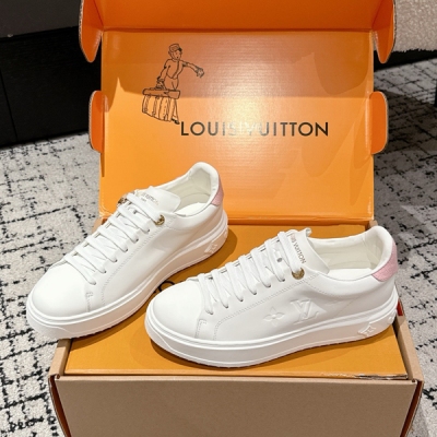 LV路易威登 x TM村上隆 2025聯名款 Time Out 櫻花系列 休閒 小白鞋 運動鞋，原版購入開發 做貨 本款 Time Out 運動鞋出自路易威登 x 村上隆複刻系列，展露生機盎然的運動風尚。素面牛