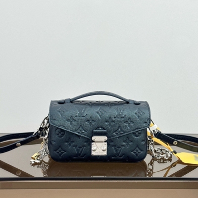 LV路易威登 特級原廠 Pochette Métis East West 手袋 型號: M26456 動態晶片版 材料: A級全鋼五金 進口原廠皮 尺寸: 21.5*13.5*6cm
