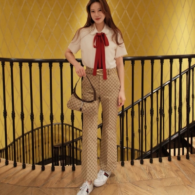Gucci古馳 2026早春新款精紡棉質老花格紋腰帶長褲出貨精紡棉質質感高級 通體撞色提花 款式更顯正式立挺 吸睛亮點 凸顯腰身線條增添女性氣質和曲線美感 既突出細節又切分比例 上身時復古摩登 現貨S/M/L/XL 腰帶長褲